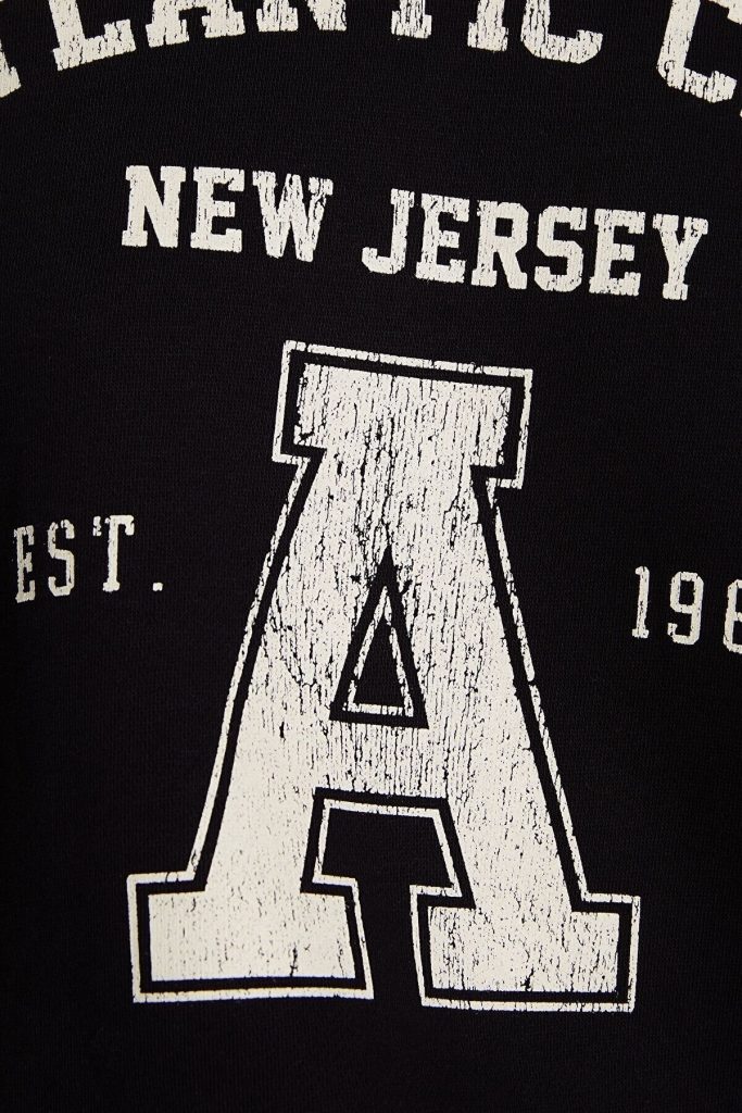 سویشرت زنانه سرمه ای برند برشکا Bershka بوفه